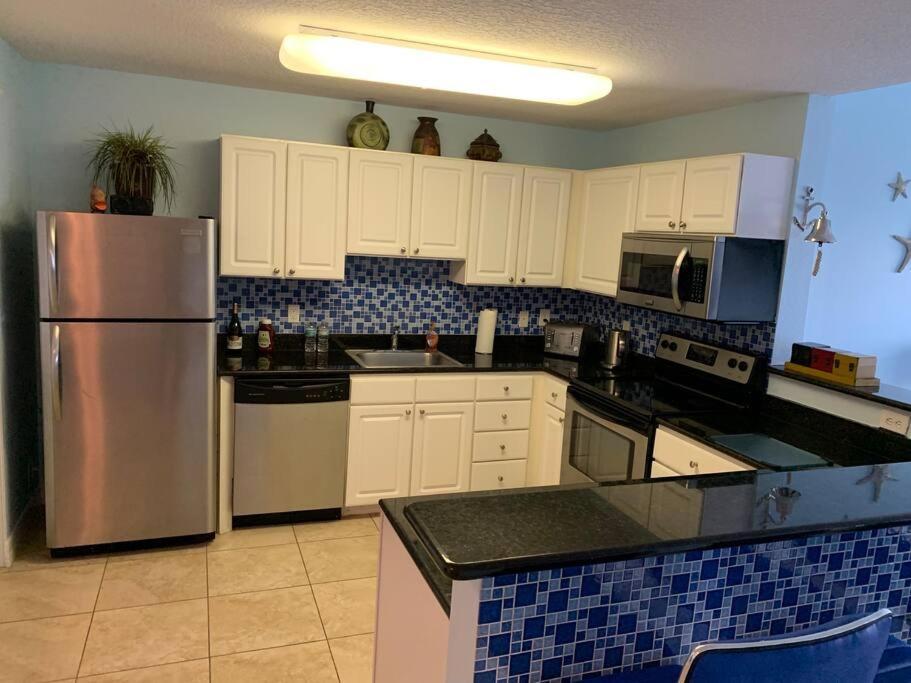 Gulf Coast Gold Private Condo - 2Bed, 2Bath, Sleep 6, Across Street From Beach, Balcony Views Of Sunsets, Beach & Gulf, Pool, Gym St. Pete Beach Bagian luar foto