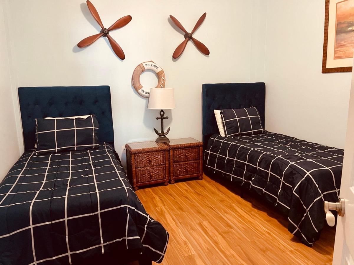 Gulf Coast Gold Private Condo - 2Bed, 2Bath, Sleep 6, Across Street From Beach, Balcony Views Of Sunsets, Beach & Gulf, Pool, Gym St. Pete Beach Bagian luar foto